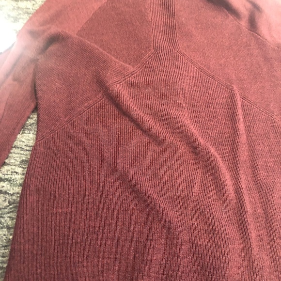 Lululemon sweater in 12 - Picture 4 of 4